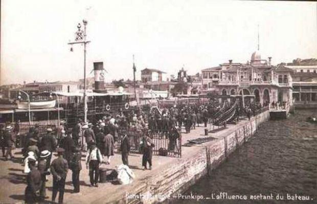 <p>Büyükada İskelesi</p>