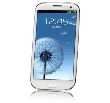 MicroSIM: Galaxy S III'te normal sim kart kullanamayacaksınız. Bunun yerine telefonda MicroSIM yuvası bulunuyor. Birbaşka yenilik ise, telefonda microSD girişinin olması.