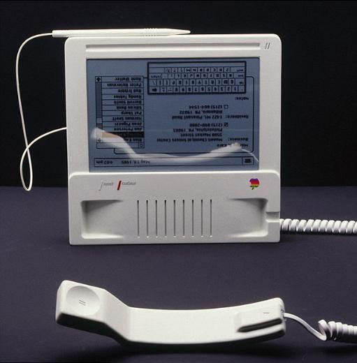 <p>Yaptıkları işbirliği sayesinde Apple’a yeni bir yön veren Jobs ve Esslinger dünyanın bir numaralı şirketini yaratmayı başardılar.</p>
