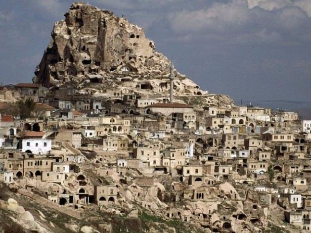<p><strong>Nevşehir</strong><br />
TOPLAM:77.6<br />
ERKEK: 74.9<br />
KADIN: 80.2</p>

