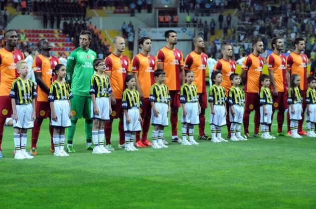 Müthiş derbi sosyal meyayı salladı
