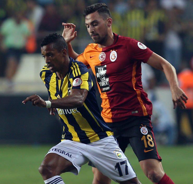 <p>Antalya'da oynanan ve Fenerbahçe'nin ağır favori olduğu maçta kötü oyununa devam eden ve kupayı ezeli rakibine kaptıran Kanarya'da eleştiriler Vitor Pereira'da toplanırken Nani de son kez Sarı Lacivertli formayı giyiyordu.</p>