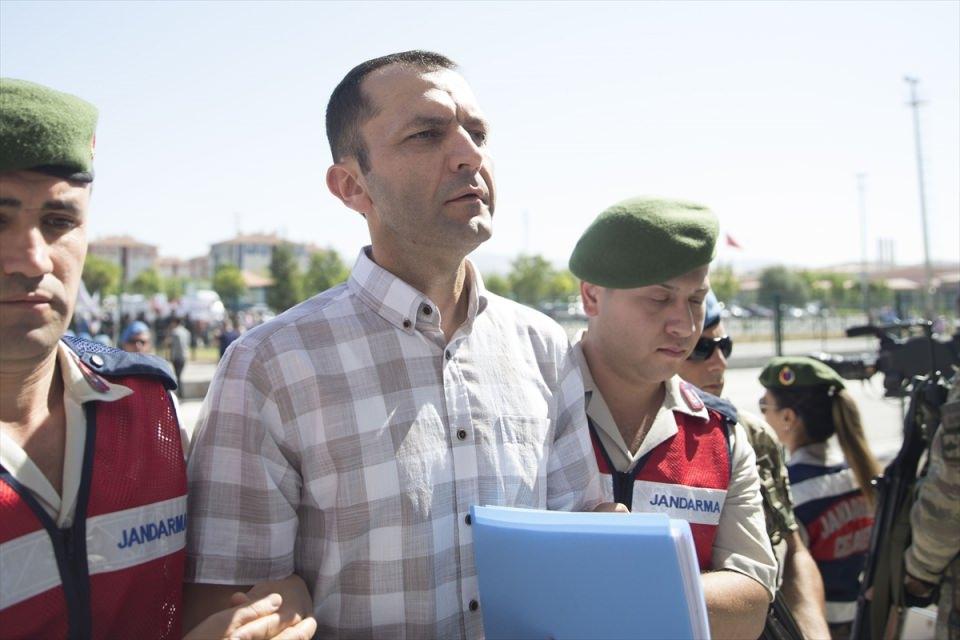 <p>Mustafa Zelbey</p>
