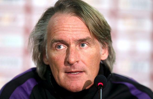 <p>Deneyimli hoca daha ilk sınavında, Kayserispor maçında sınıfta kaldı. Galatasaray da yeni hoca arayışlarına başladı...</p>
