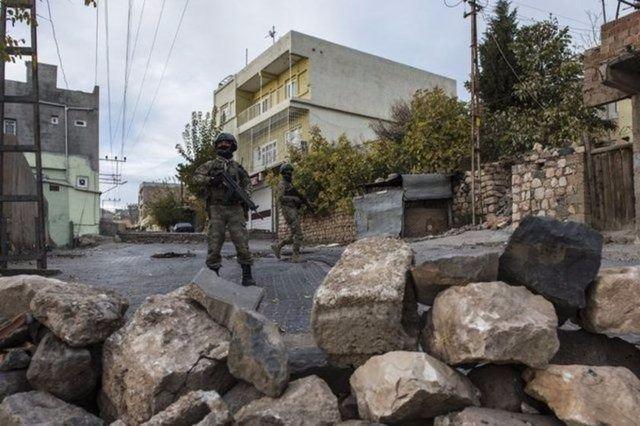 <p>26 asker ve polis şehit oldu.</p>

<p> </p>

