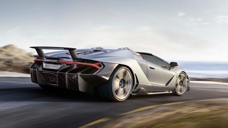 <p>Markanın kurucusu Ferruccio Lamborghini'nin 100. yaşgünü anısına üretilen Centenario Roadster gibi 2 milyon dolar etiketli ve 20 adet üretilecek Centenario Coupe de Cenevre Otomobil Fuarı'nda tanıtılmış, tamamı tükenmişti!<a href="http://www.ahaber.com.tr/galeri/otomobil/2017-lamborghini-centenario-roadster/1">.</a></p>
