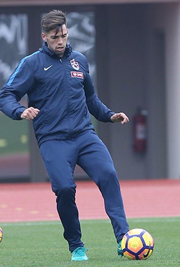 <p><strong>EMMANUEL MAS</strong><br />
<br />
San Lorenzo'dan Trabzonspor'a. 3.5 yıllık imza.</p>
