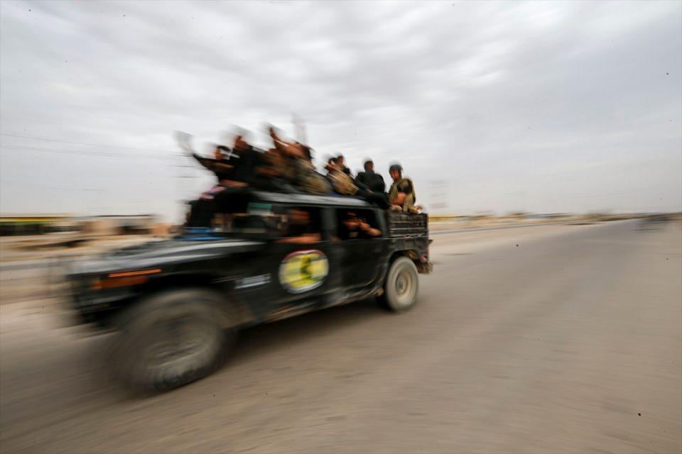 <p>B&ouml;lgeye zırhlı ara&ccedil;larla Irak askerleri takviye edildi.</p>
