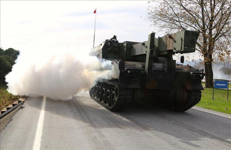 <p>Fırtına hareket halindeyken 30 sn. içinde atış görevine hazır olabilmekte ve ilk 15 saniye içinde ani atış (darbe) olmak üzere 8 atımlık bir atış görevini bir dakika içinde tamamlayabilmektedir. </p>