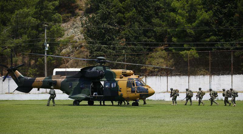 <p>Bu arada Marmaris Jandarma Komutanlığından 2 tim, araçlarla ilçe stadına getirildi. Stada sırayla inen 2 askeri helikopter, timleri aldıktan sonra aramaların sıklaştığı ormanlık alana hareket etti.</p>

<p> </p>
