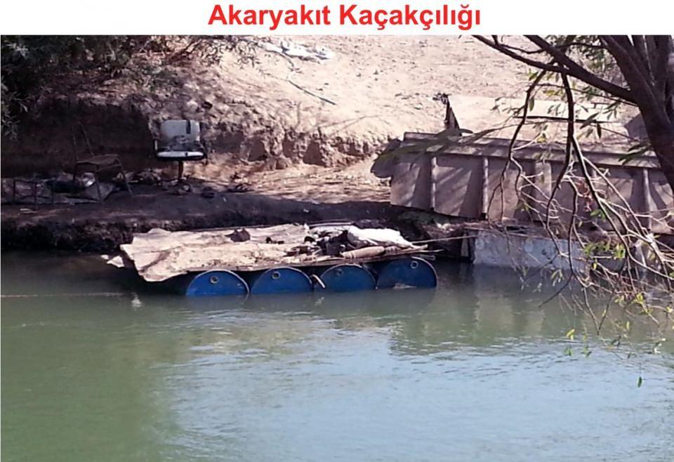 <p>Yasa dışı geçiş ve kaçakçılık faaliyetlerinin yoğun olduğu bölgelere yönelik acil ihtiyaçlar kapsamında Kara Kuvvetleri Komutanlığıyla koordineli olarak, Milli Savunma Bakanlığı ve valilikler tarafından 168 kilometrelik modüler beton duvar inşası çalışmaları sürüyor.</p>

<p> </p>
