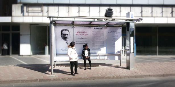 <p>MUHSİN YAZICIOĞLU</p>
<p>Topluma mal olmuş kişilerin anısına tasarla<strong></strong>nan "Vefa Durakları Projesi" kapsamında hazırlanan özel görseller Proje kapsamında ilk olarak İstiklal Marşı'nın şairi Mehmet Akif Ersoy için özel durak tasarlanmıştı. Barış Manço, Prof. Dr. Necmettin Erbakan, Muhsin Yazıcıoğlu, Kayahan, Turgut Özal ve Zeki Alasya gibi isimler anısına özel duraklar yapıldı.</p>