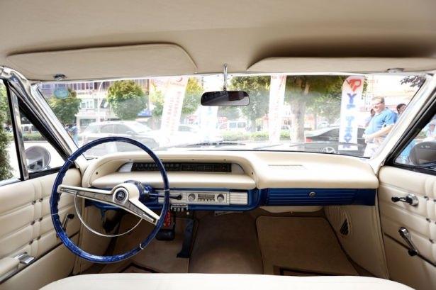 <p>Firmanın satış ve pazarlama müdürü Hüseyin Çalışkan, basın mensuplarına yaptığı açıklamada, halen 50 bin kilometrede olan 52 yaşındaki otomobilin motorundan direksiyon simidine kadar tüm parçalarını orijinalleri ile yenilediklerini söyledi.</p>
