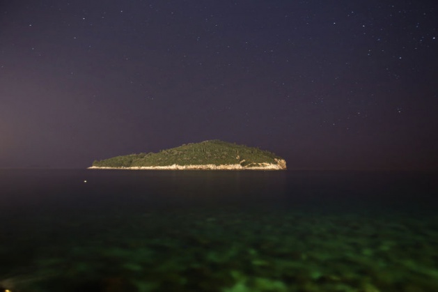 <p>Özellikle yaz aylarında tarihi ve turistik mekanlarında Türkçe kelimelerin havada uçuştuğuna sıklıkla tanık olunan Başçarşı'daki Osmanlı dönemi eserleri olan Gazi Hüsrev Bey ve Ferhadiye camileri ile Moriçe Han ve Bezistan (Kapalı Çarşı), ziyaretçilerine zamanda yolculuğa çıkma fırsatı sunuyor.</p>