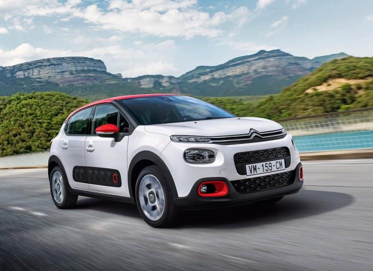 <p>Citroen C3</p>
<p>2017 çıkışlı başlangıç fiyatı: 56.800 TL<br />
2016 çıkışlı başlangıç fiyatı: 53.450 TL</p>