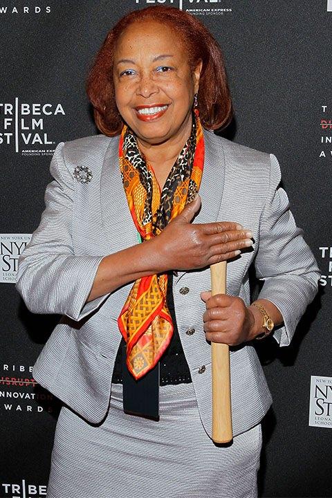 <p><strong>Patricia Bath</strong></p>

<p>Laserfako katarakt cerrahisini icat eden ve ispatlayan ilk kişi.</p>
