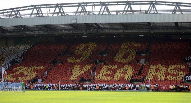 <p>Liverpool KOP tribünü, Manchester City maçı öncesi Hillsborough'da hayatını kaybeden 96 taraftar için bu koreografiyi yaptı.</p>