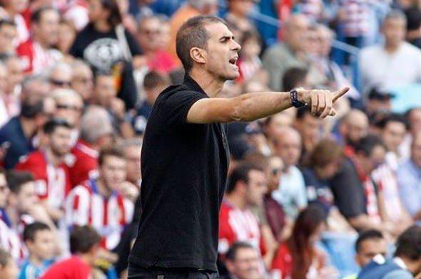 <p>Deportivo La Coruna Teknik Direktörü Gaizka Garitano'nun Emre'yi sol kanattan alıp ofansif orta saha pozisyonuna çekmesi, genç oyuncunun yeteneklerini daha rahat sergilemesine sebep oldu.</p>