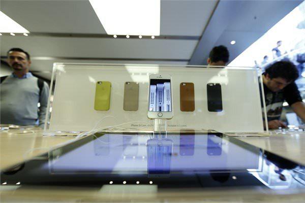 <p>Apple bu hafta merakla beklenen yeni telefon modellerini tanıttı.</p>

<p> </p>
