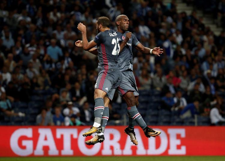 <p>Porto'nun daha önce oynadığı 8 maçta Türk takımlarına kaybetmediği ancak Beşiktaş'ın bu durumu sonlandırdığını belirtti. </p>
