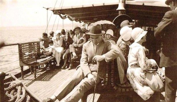 <p>Kadıköy - Eminönü vapurunda bir an...</p>