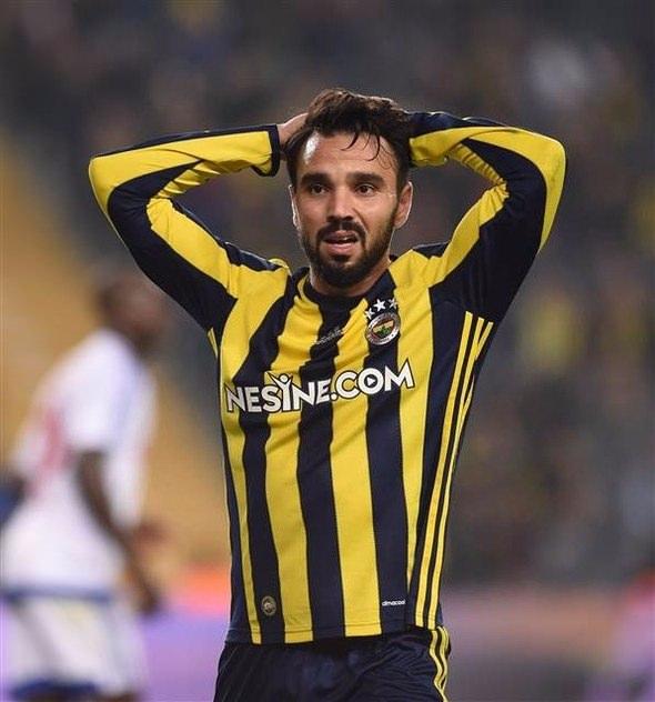 <p>VOLKAN ŞEN'DEN 3 ASİST<br />
<br />
Fenerbahçeli futbolcu Volkan Şen, 8 dakikada yaptığı 3 asistle ön plana çıktı. Milli futbolcu, 45+2. dakikada Skrtel, 52. dakikada Van Persie ve 53. dakikada Lens'in attığı gollerin pasını verdi. Volkan Şen, bu sezon asist sayısını ise 4'e yükseltti.</p>
