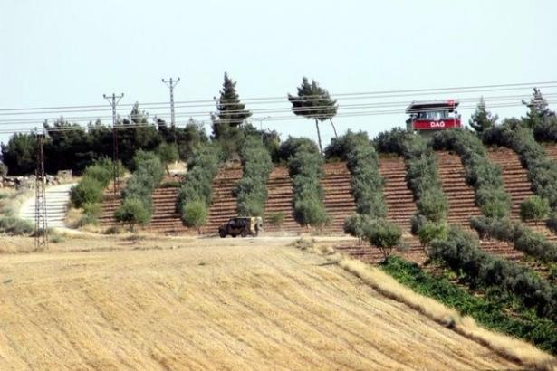 <p><strong>38 BÖLGEYE ULAŞTI</strong><br />
Bu son kararla mayıs ayından bu yana Tunceli ve Şırnak’ta 14, Ağrı’da 2, Gaziantep Karkamış’ta 2, Kilis’te 4 ve Siirt’te 2 olmak üzere ‘özel güvenlik bölgesi’ ilan edilen toplam bölge sayısı 38’e ulaştı.</p>
