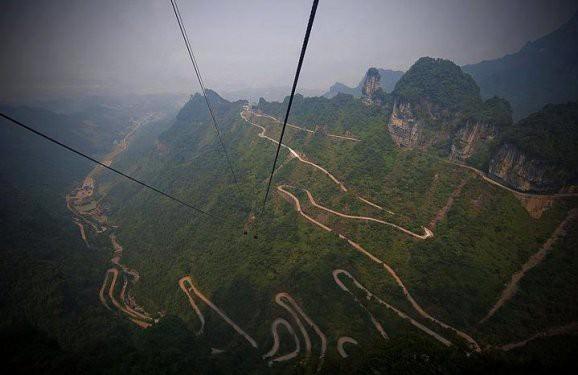 <p>Tianmen Dağ Yolu, Hunan, Çin</p>