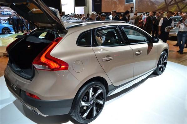   Volvo V40