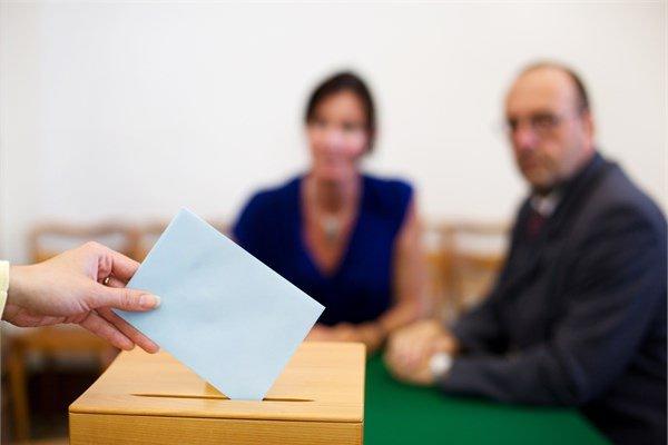 12. Hükümetler ve seçmenler de teşviklere tepki verir. Bu yüzdendir ki hükümetler bazen temerrüde düşer veya verdikleri sözleri tutamazlar.