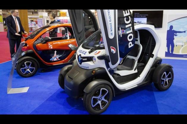 <p>Twizy alışılmışın dışında bir polis arabası. Hızlı değil fakat küçük görünümü Fransız polisine şehir içinde suçlarında pratiklik sağlıyor.</p>
