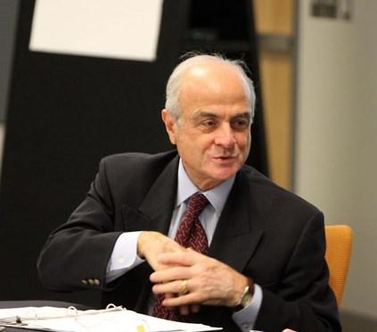 <p>Dr. Kenan Şahin</p>