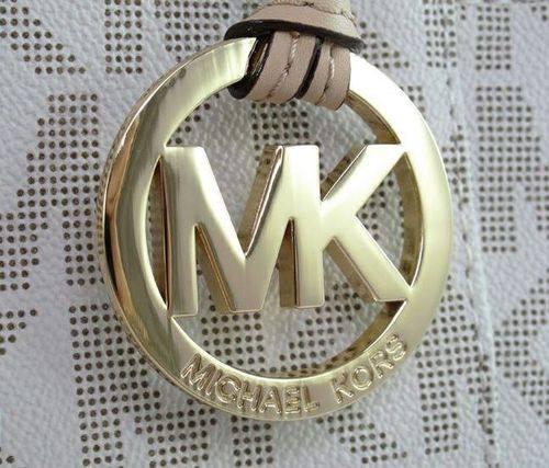 <p><strong>Marka ve modele özgü detaylar</strong></p>
<p>Bazı markalar düğmesine kadar kendisine has bir tasarım uyguluyor</p>