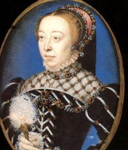 Catherine de Medici 1519-1589 14 yaşındaki Fransa kralıyla evlenip Avrupa’nın en büyük gücünün başına geçti. Eşinin vefatı üzerine 3 oğlu ve kendisi Fransa’yı yönetmeye başladı. Siyasi gücünü arttırmak için oldukça acımasızdı. Bartholomew’s Günü Katliamı’nda 50 bin kişinin ölümünden sorumlu olan kişi oydu