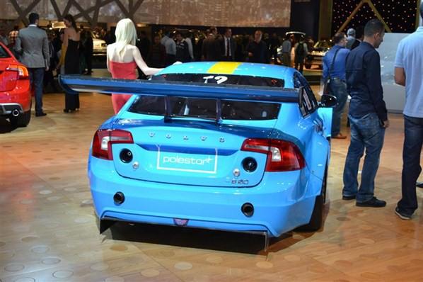   Volvo V40 T5 R Design
