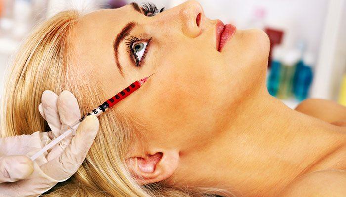 <p>Çeşitli protokoller ile 2 haftada bir 3 seans olarak uygulanır. Daha sonrasında ise yılda bir olarak uygulama yapılabilir. Uygulama klinik ortamda uzman hekim tarafında yapılır ve kişinin sosyal hayatını etkilemez.</p>
