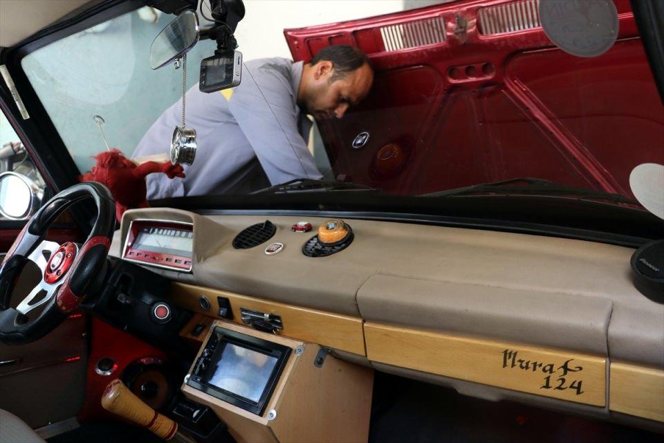 <p>Necati Turan ise trafikte az görülen arabalarda bu özellikleri görmenin Murat 124 hayranı olan kendisini heyecanlandırdığını belirtti.</p>
<p> </p>