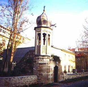 Sokullu Mehmed Paşa Camii - Büyükçekmece 1567 yılında Sokullu Mehmet Paşa tarafından yaptırılmıştır. En önemli özelliği dünyada sadece bir eşinin daha bulunduğu minaresidir.