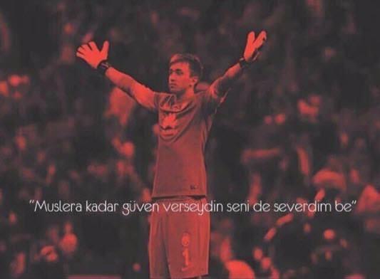 <p>-Muslera yine penaltı kurtarmış. Acaba rica etsem beni de borç batağından kurtarır mı?</p>