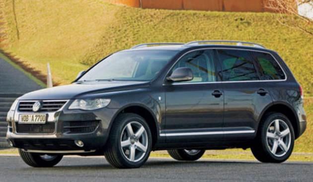 <p>32- VW TOUAREG R5 TDI VW’nin 2.5 lt’lik dizel motorlu Touareg modeli ortalama 10.4 lt/100 km tüketir.</p>