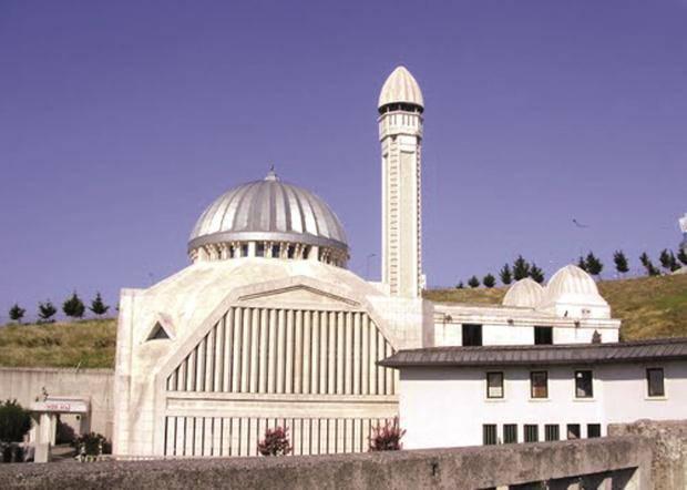 <p>İSTANBUL ESENLER OTOGAR CAMİİ</p>
