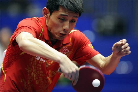 ZHANG JIKE Masa tenisini Çinliler domine ediyor. Hatta birçok ülke Çin’den sporcu ithal ediyor. Zhang Jike 1 yıldır erkeklerde büyük başarılar kazanıyor. Hali hazırda teklerde Dünya şampiyonluğu ve Dünya Kupası şampiyonluğu unvanlarını elinde bulunduruyor Jike. Eğer masa tenisinde Olimpiyat şampiyonluğunu kazanırsa kariyer grand slami yapan 4. erkek sporcu olacak.