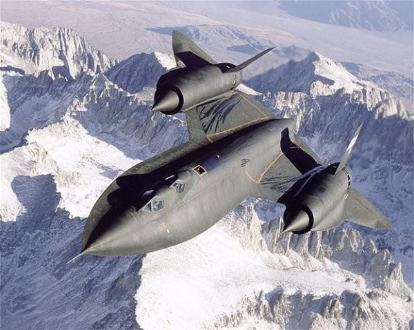 <p>En hızlı jet SR-71 Blackbird casus uçağı, ulaştığı maksimum hız olan 2,193.2 millik hızla bir rekor kırmıştı.</p>