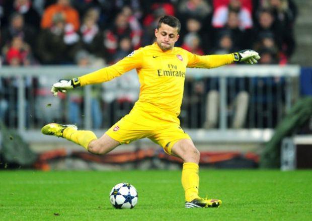 <p><strong>Lukasz Fabianski, Arsenal</strong><br />Bir başka kaleci daha... Bu sezon forma giyme şansı bulamayan Polonyalı kalecinin takımdan ayrılmasına kesin gözüyle bakılıyor. Daha önce Celtic'le adı anılan kalecinin talipleri arasında Basel, Sevilla ve Schalke de var.</p>