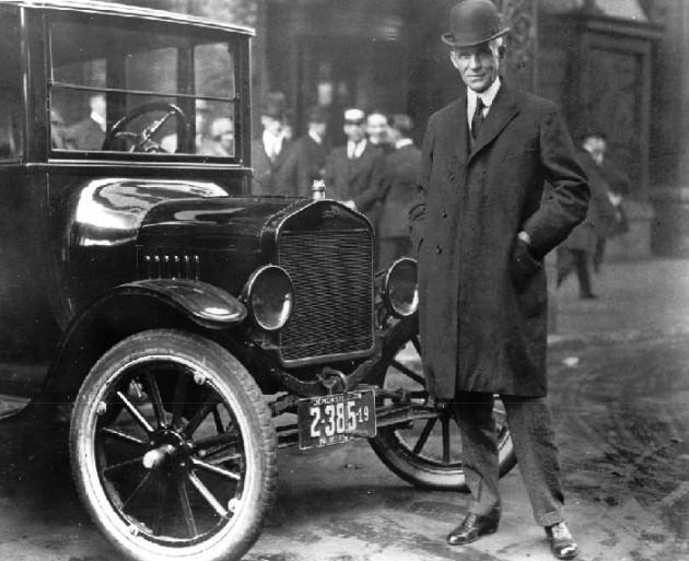 9. Henry Ford - 199 milyar dolar (1863 - 1947) Ford Motor Şirketi’nin kurucusu Henry Ford, ayn zamanda kitlesel üretimde çığır açan yürüyen bant tekniğinin de muciti. Amerikan orta sınıfının satın alabileceği otomobiller üreten Ford, 1947 yılında öldüğünde 199 milyar dolarlık servete sahipti.