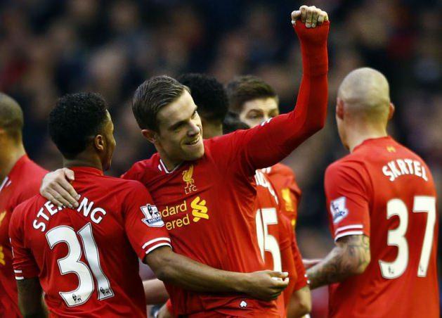 <p><strong>Liverpool</strong></p>
<p>İngiliz takımı forma sponsoru Warrior'dan yıllık 27,5 milyon Euro, göğüs reklamı aldığı Standard Chartered'dan yıllık 24 milyon Euro kazanıyor.</p>