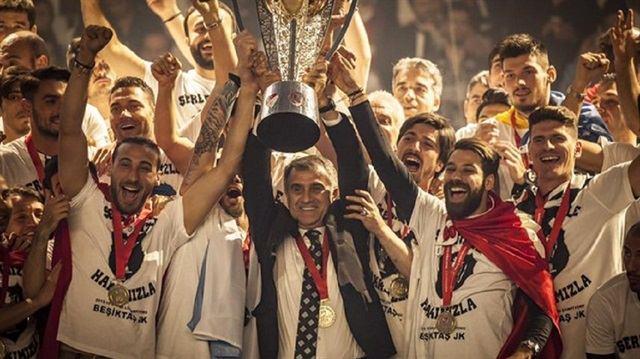 <p>Beşiktaş'ın şampiyonluğu kazanması halinde Karadeniz ve Güneydoğu şehirlerinde organize edilecek kutlamalara katılacağını söyleyen Orman, şampiyonluğun ramazan ayına denk gelmesi halinde kutlama yapmayacağını belirtti.</p>

<p> </p>
