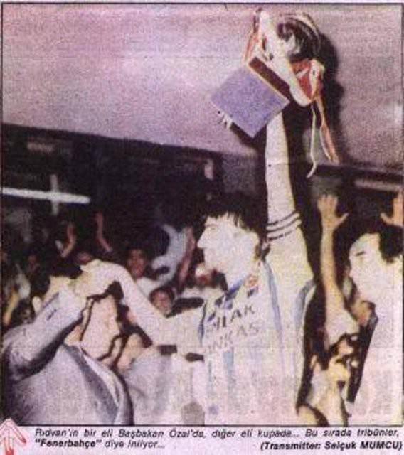Fenerbahçe-Galatasaray: 3-2 20 Ağustos 1989’da Başbakanlık Kupası mücadelesinde Fenerbahçe, ezeli rakibi Galatasaray'ı 2-0 geriden gelerek 3-2 mağlup etti. Muhteşem maçta sarı-lacivertli takımın gollerini Şenol Çorlu(2) ve Aykut attı.