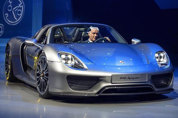 <p><span id="title" class="title">2014 Porsche 918 Spyder</span></p>
<p id="summary">Sadece motor gücü ve teknik donanım olarak değil, tasarım olarak da merakla beklenen aracın 850 bin dolardan satışa çıkması ve çıktığı andan itibaren hızla satılacağı söyleniyor. </p>