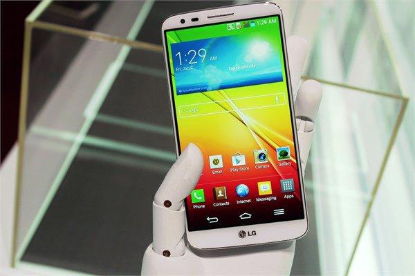 <p><strong>9. LG G2</strong></p>
<p>LG'nin yeni bayrak gemisi olan G2, 5 inç büyüklüğünde bir ekrana sahip.</p>